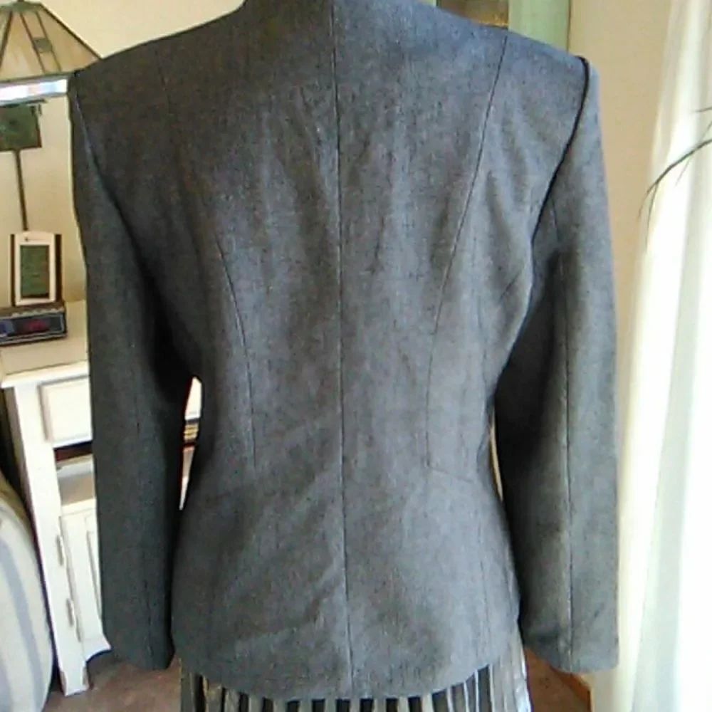 NWT Yunclos Jacket - Picture 8 of 12